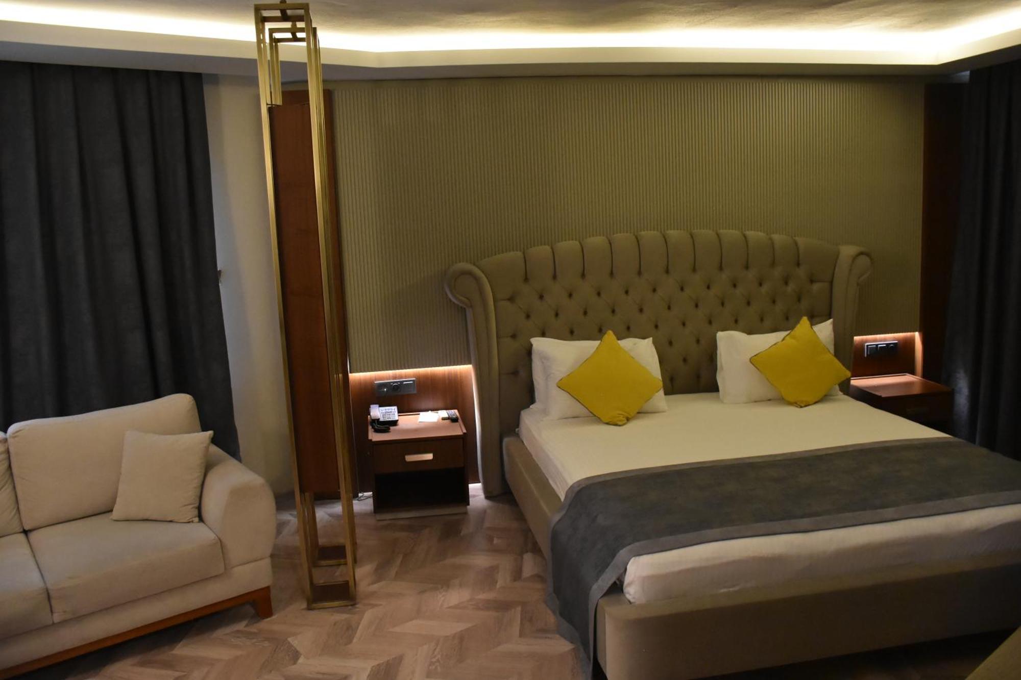 Uk Ankara Hotel Bagian luar foto