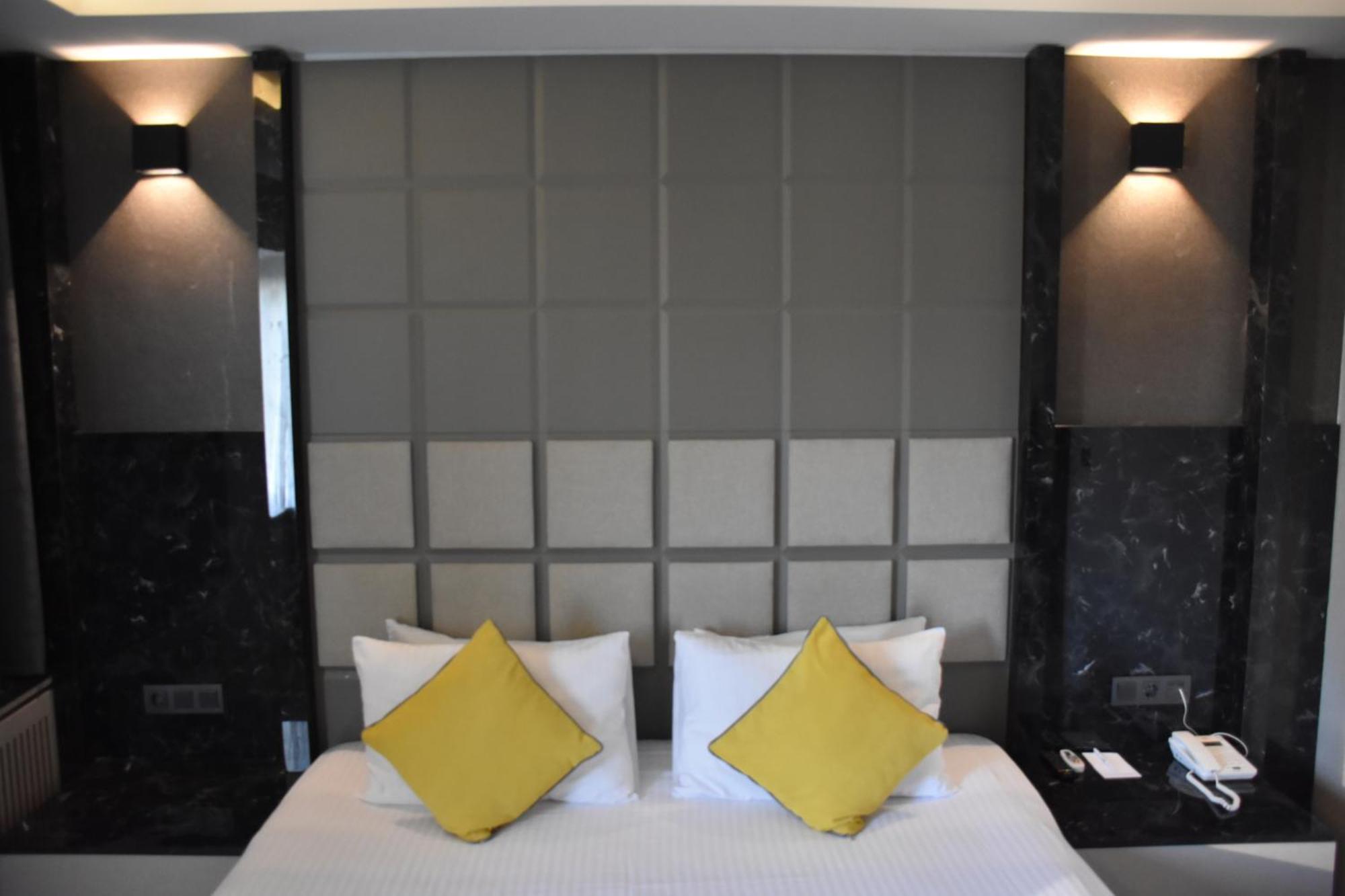 Uk Ankara Hotel Bagian luar foto