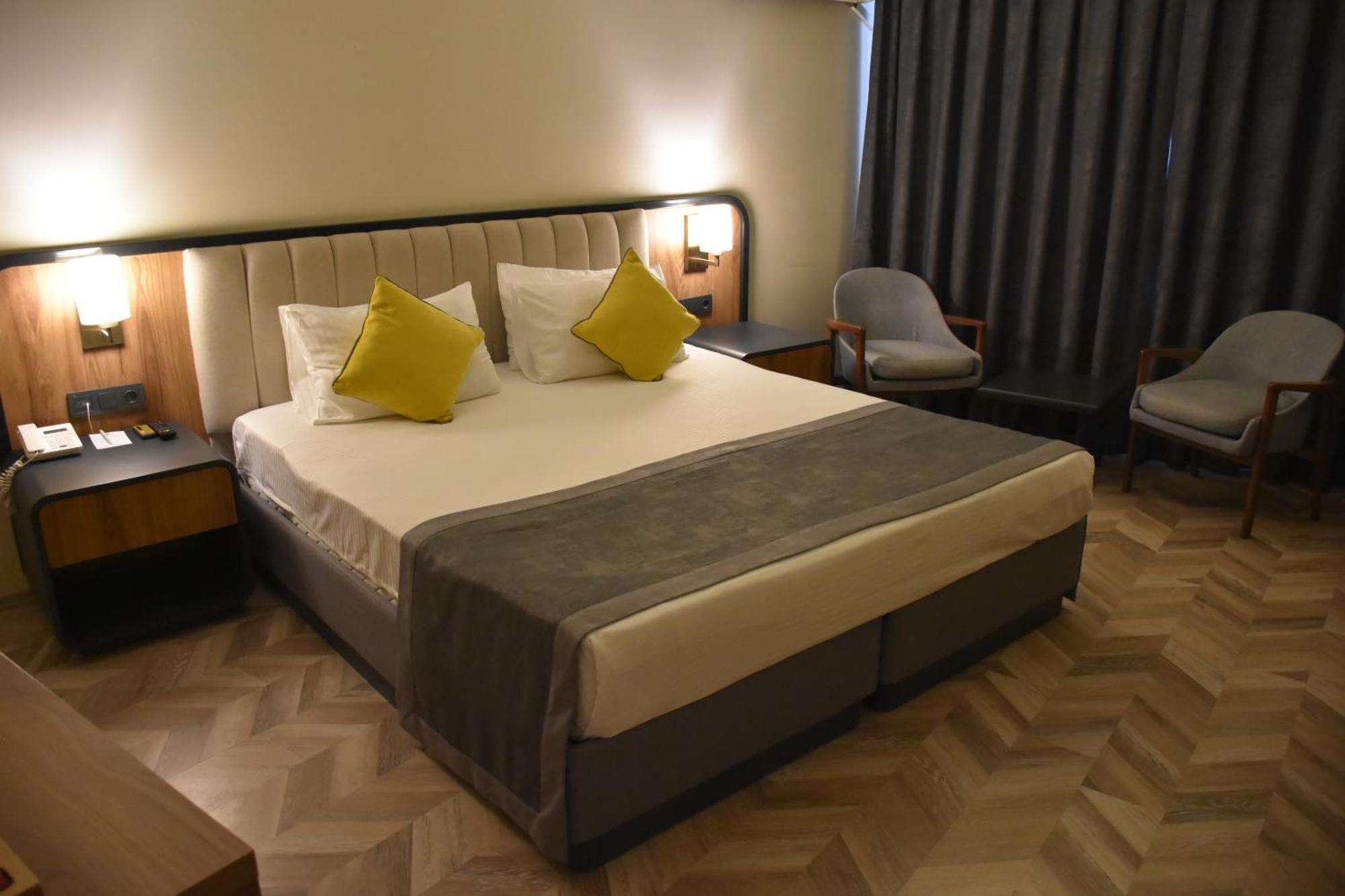Uk Ankara Hotel Bagian luar foto
