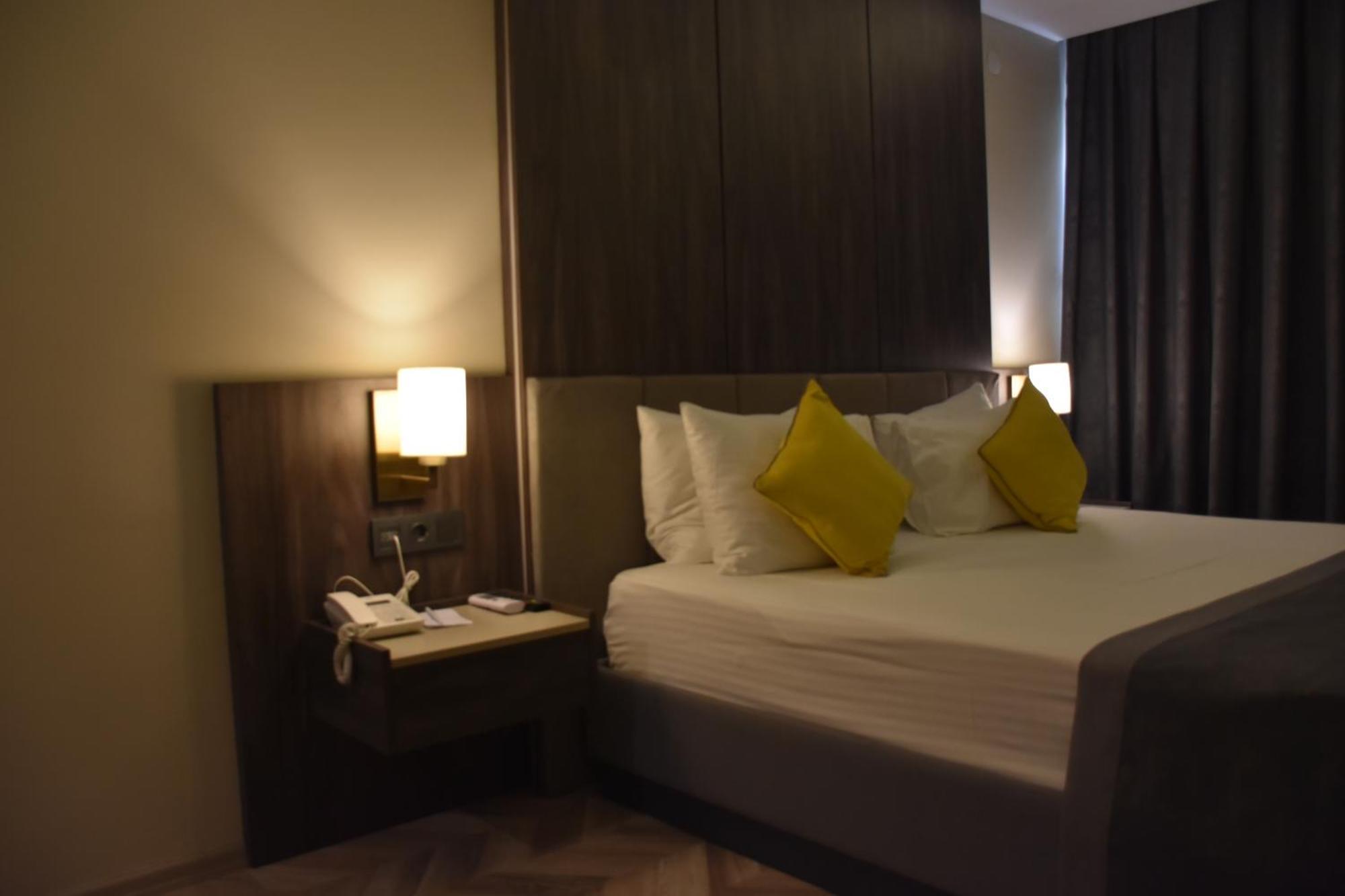 Uk Ankara Hotel Bagian luar foto