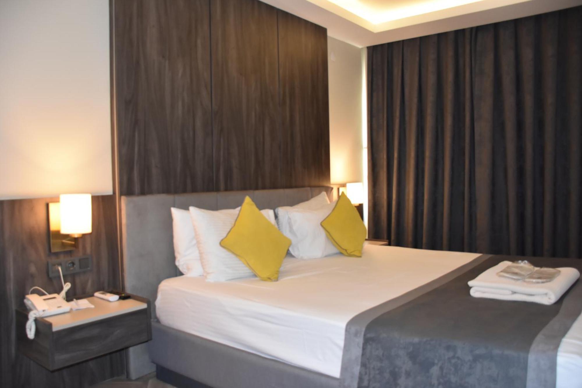 Uk Ankara Hotel Bagian luar foto