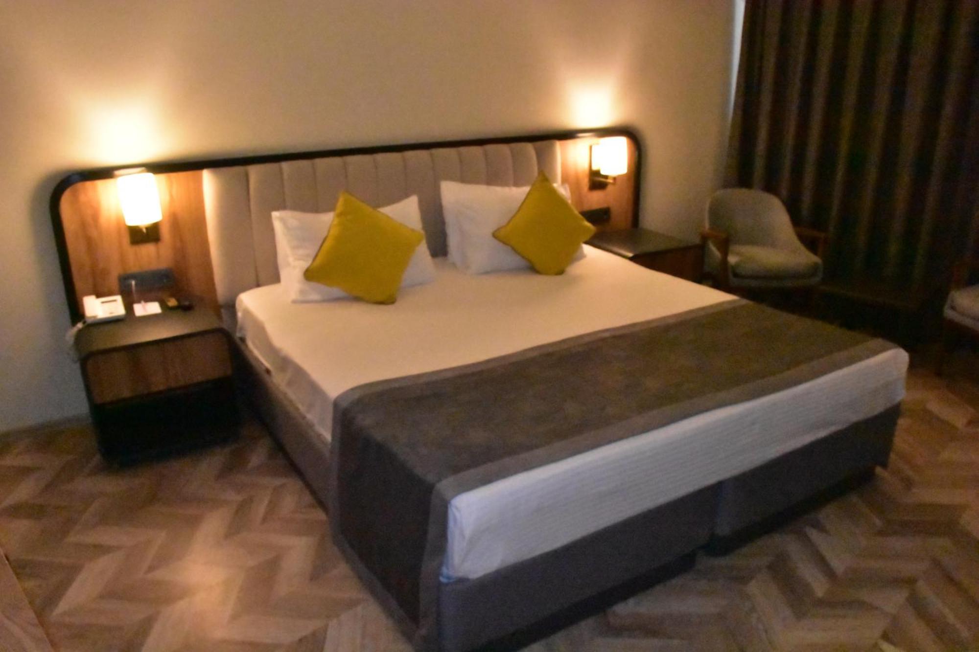 Uk Ankara Hotel Bagian luar foto